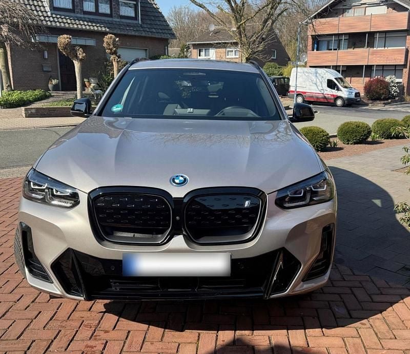 Gebraucht BMW iX3 Impressive 210 kW (286 PS) 2022 Silber SUV