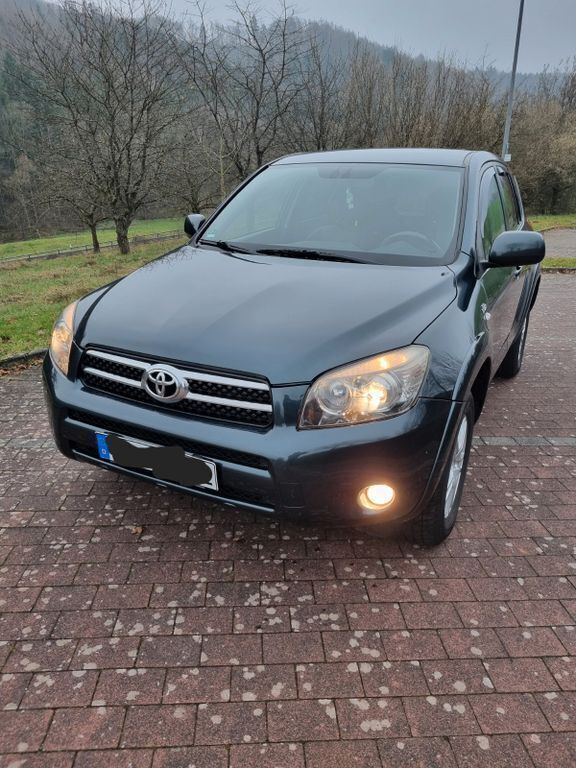 Grün Gebraucht 2006 Toyota RAV4 Executive SUV | 5.100 € (Teuer) - Bild 1/4