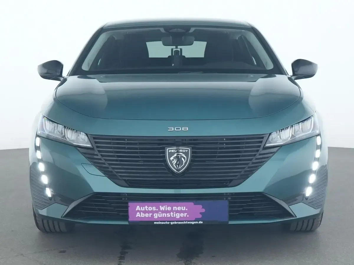 Neu Peugeot 308 Style 136 PS (100 kW) 2025 Kupfer blau Limousine