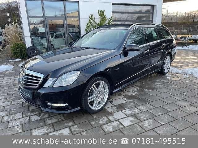 Schwarz Gebraucht 2011 Mercedes E500 Kombi | 15.999 € (Guter Preis) - Bild 1/4