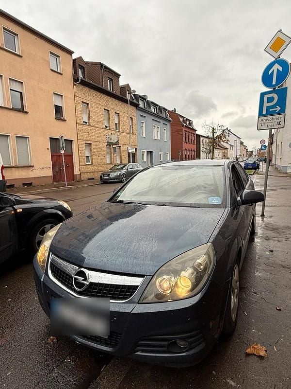 Grau Gebraucht 2006 Opel Vectra Limousine | 700 € (Superpreis) - Bild 1/4