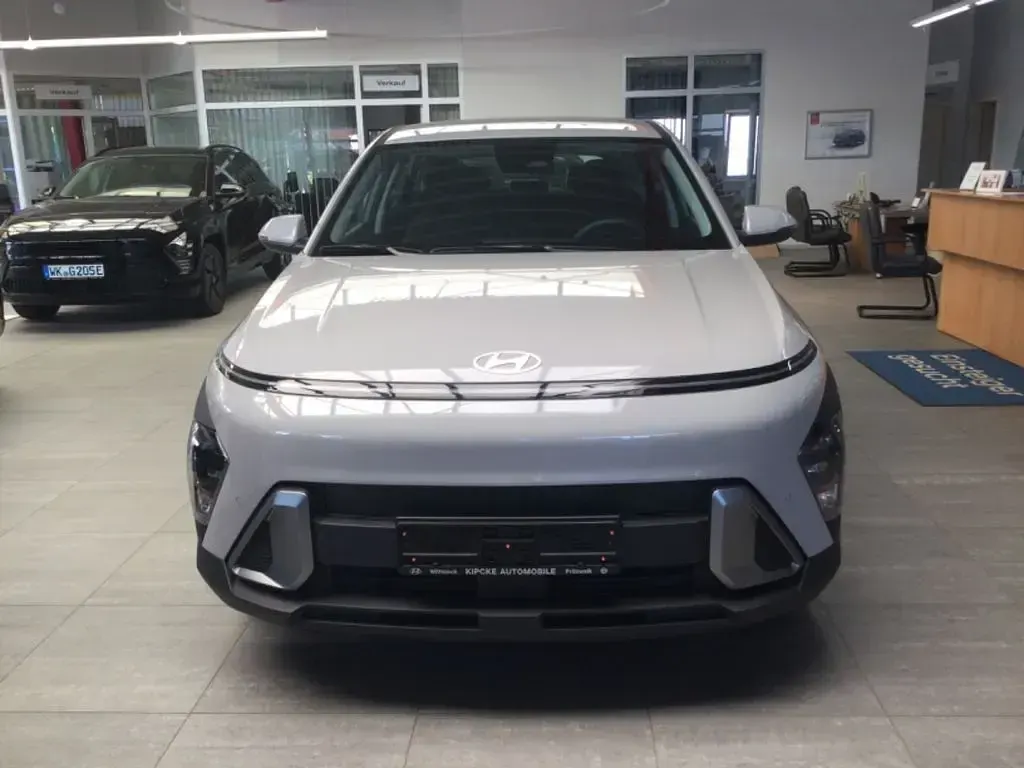Neu Hyundai Kona Select 102 PS (75 kW) 2026 Grau SUV