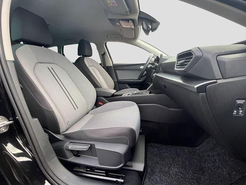 Gebraucht Seat Leon Style 110 PS (80 kW) 2024 Midnight schwarz metallic (metallic) Limousine