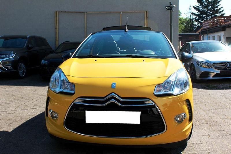 Second-hand Citroën DS3 Cabriolet Chic 82 CP (60 kW) 2015 Galben Cabrio