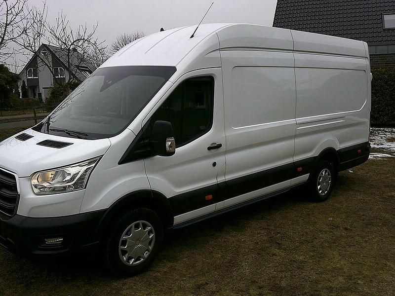 Gebraucht Ford Transit Trend 185 PS (136 kW) 2021 Frostweiß Van / Kleinbus