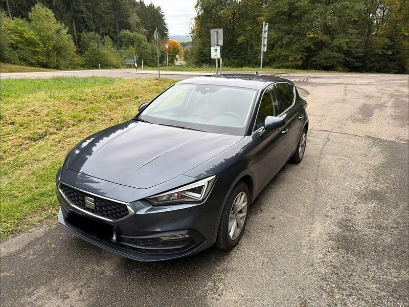 Grau Gebraucht 2020 Seat Leon Style Limousine | 16.200 € (Fairer Preis) - Bild 1/4
