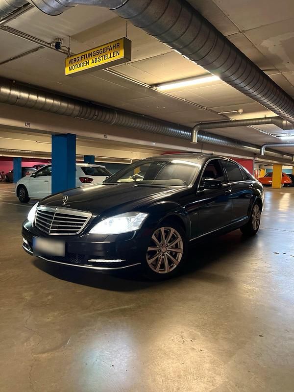 Gebraucht Mercedes S500L 435 PS (319 kW) 2011 Schwarz Limousine