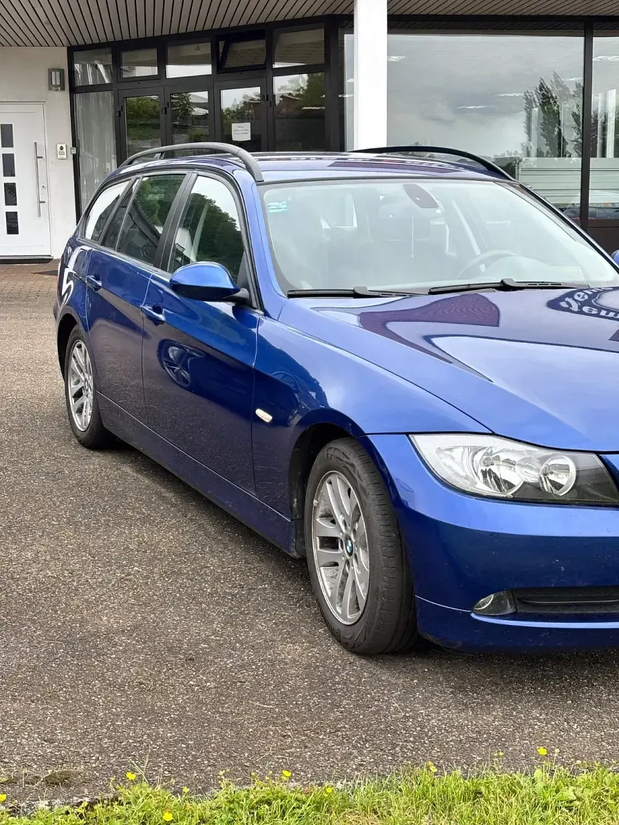 Gebraucht BMW 318 143 PS (105 kW) 2008 Blau Kombi