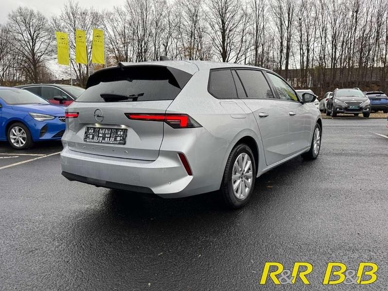 Gebraucht Opel Astra Enjoy 110 PS (80 kW) 2024 /typ aussenverkleidung metall Kombi