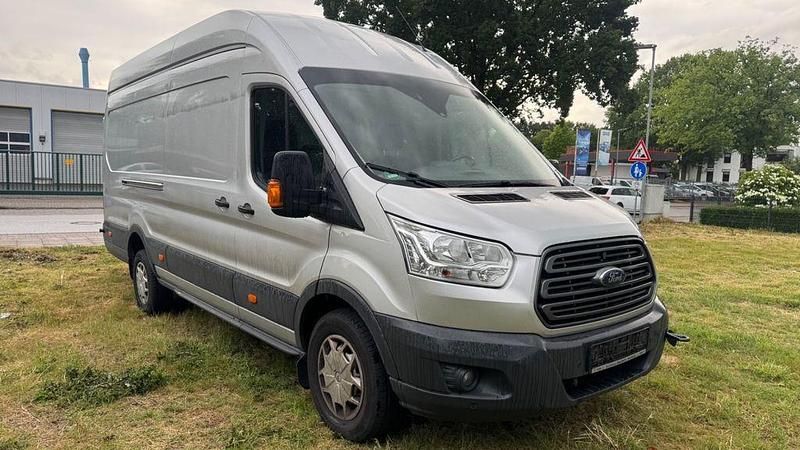 Gebraucht Ford Transit Trend 131 PS (96 kW) 2022 Silber Van / Kleinbus