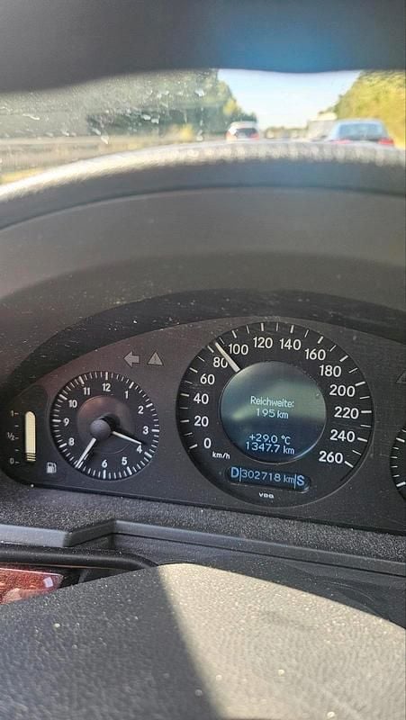 Schwarz Gebraucht 2005 Mercedes E220 Kombi | 2.888 € (Guter Preis) - Bild 1/4