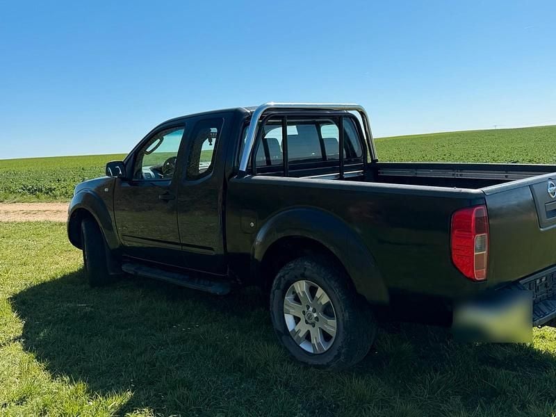 Gebraucht Nissan Navara 174 PS (127 kW) 2006 Andere farben Pickup
