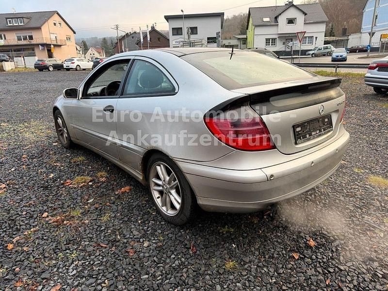 Gebraucht Mercedes C200 163 PS (119 kW) 2003 Silber