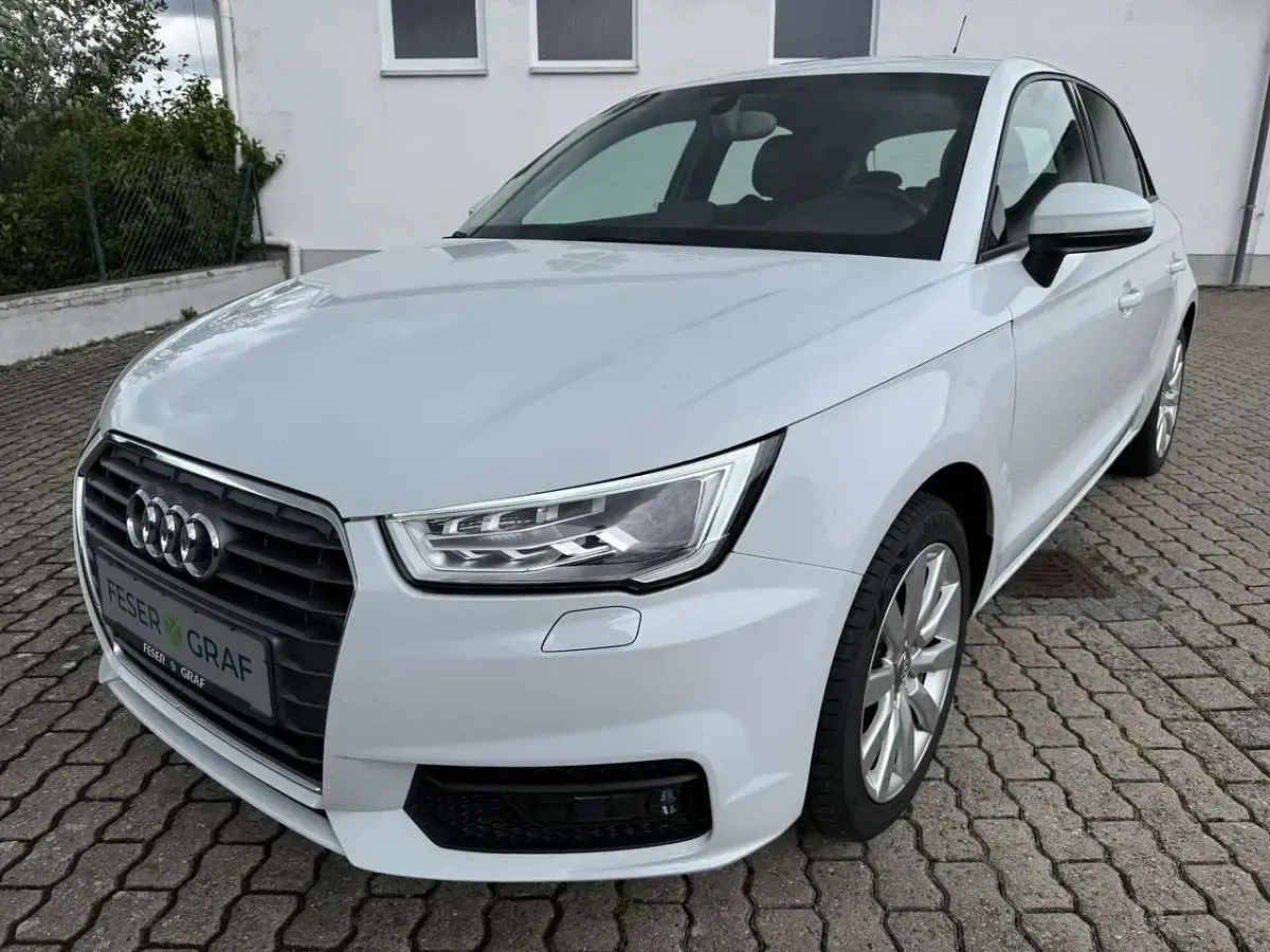 Gebraucht Audi A1 Design 95 PS (69 kW) 2016 Gletscherweiß Kleinwagen