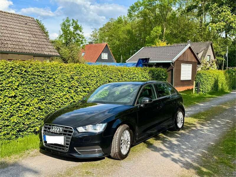 Schwarz Gebraucht 2016 Audi A3 Attraction Kleinwagen | 9.490 € (Etwas zu teuer) - Bild 1/4