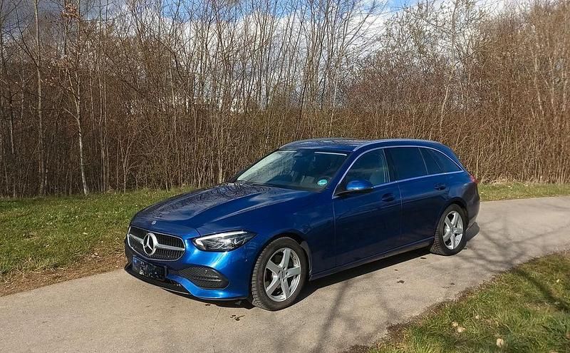 Gebraucht Mercedes C200 163 PS (119 kW) 2023 Blau Kombi