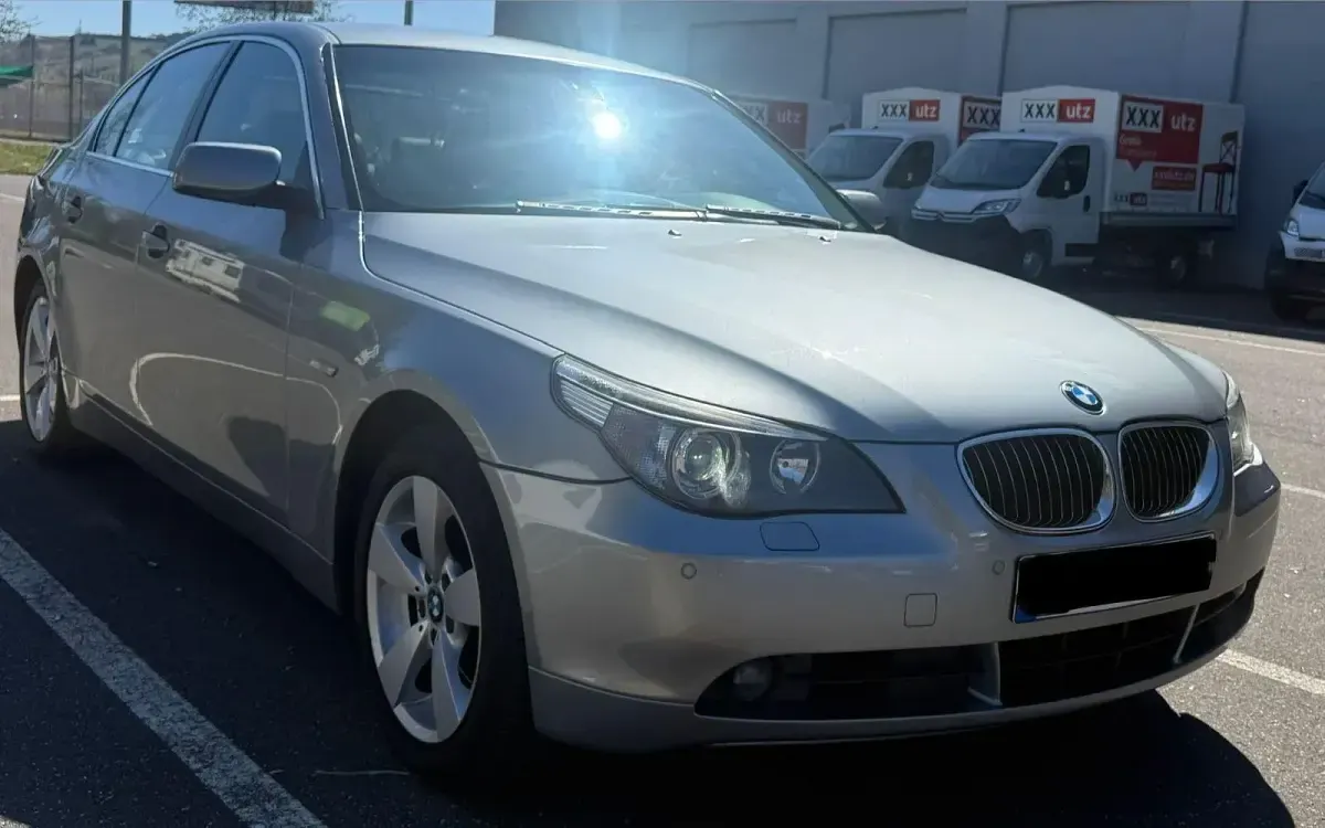 Usado BMW 530 231 CV (169 kW) 2006 Plateado Berlina