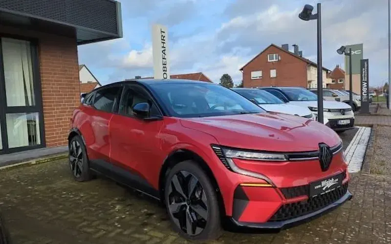 Ny Renault Megane E-Tech Komfort 161 kW (220 HK) 2025 Rød Sedan