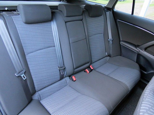 Gebraucht Toyota Avensis Edition 150 PS (110 kW) 2011 Schwarz metallic Kombi