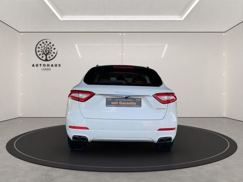 Gebraucht Maserati Levante 430 PS (316 kW) 2016 Weiß SUV