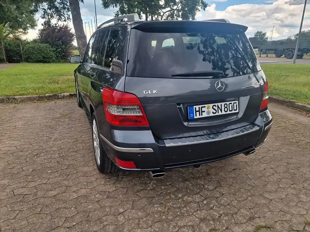 Gebraucht Mercedes GLK300 231 PS (169 kW) 2010 Schwarz SUV