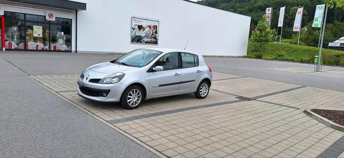 Gebraucht Renault Clio III Rip Curl 75 PS (55 kW) 2009 Grau Kleinwagen