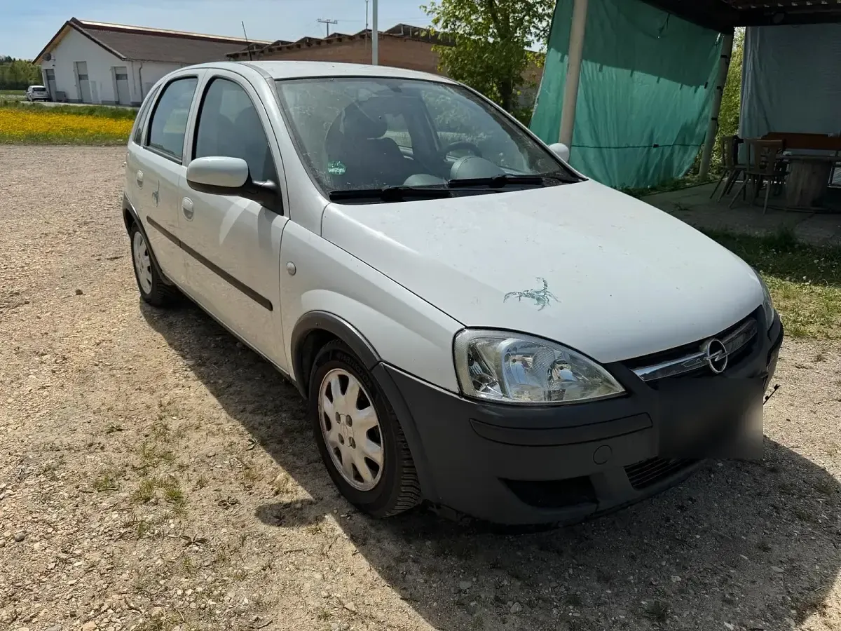 Usata Opel Corsa 75 CV (55 kW) 2004 Bianco Utilitaria