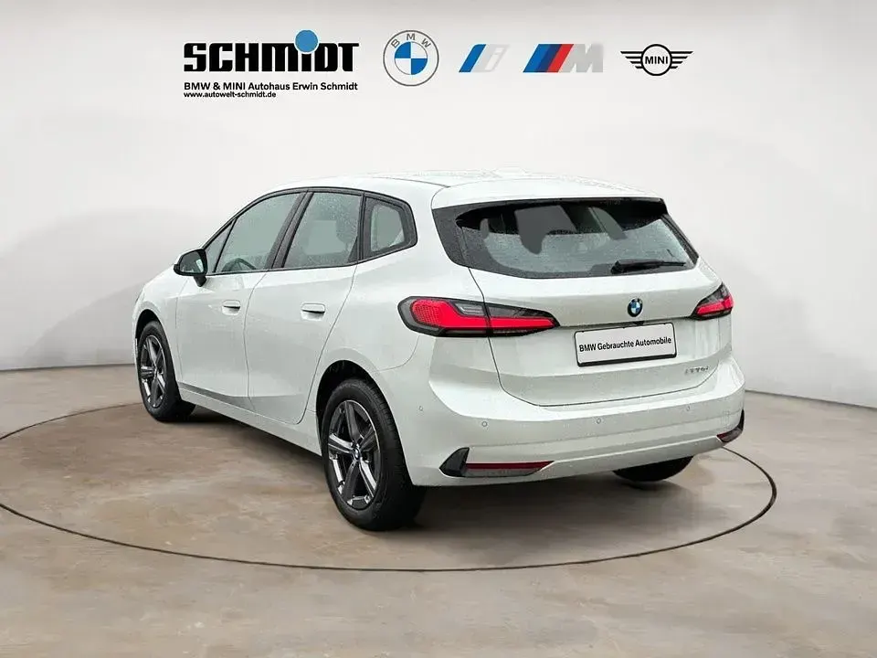 Gebraucht BMW 220 Active Tourer 163 PS (119 kW) 2025 Weiß Van / Kleinbus