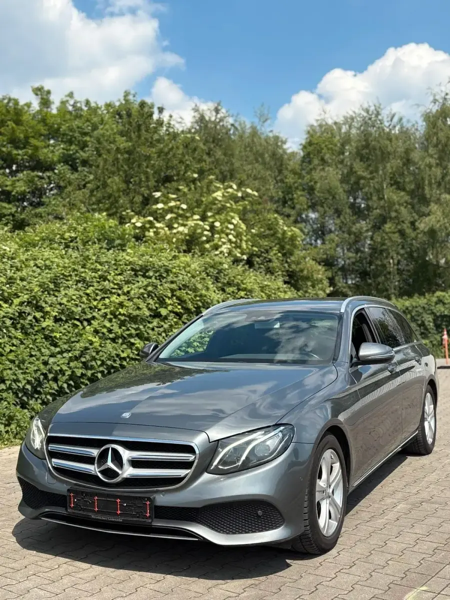 Second-hand Mercedes E220 194 CP (142 kW) 2018 Argintiu Break