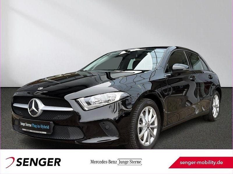 Gebraucht Mercedes A250 218 PS (160 kW) 2022 Unilack nachtschwarz Limousine