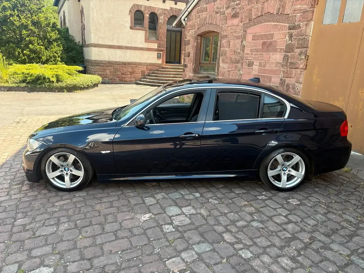 Gebraucht BMW 330 M Sport 245 PS (180 kW) 2009 Blau Limousine