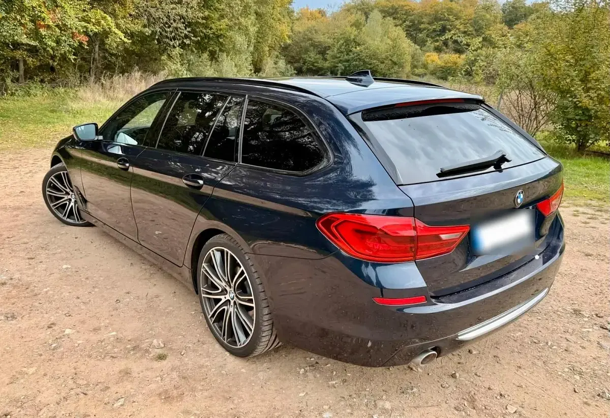 Gebraucht BMW 530 Luxury Line 252 PS (185 kW) 2018 Blau Kombi