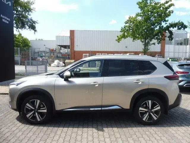 Gebraucht Nissan X-Trail Tekna 158 PS (116 kW) 2022 Silber SUV