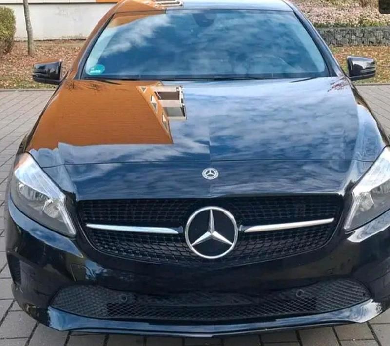 Gebraucht Mercedes A200 136 PS (100 kW) 2016 Schwarz Limousine