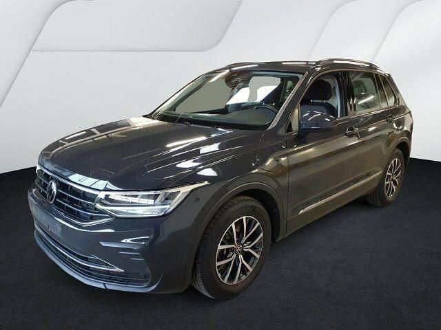 Grau Gebraucht 2021 VW Tiguan Life SUV | 25.380 € (Fairer Preis) - Bild 1/2