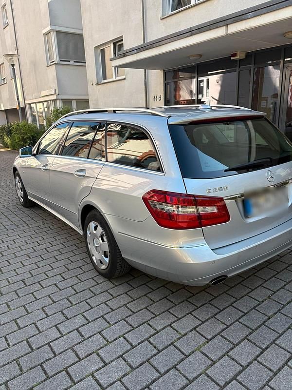 Second-hand Mercedes E250 Elegance 204 CP (150 kW) 2013 Argintiu Break