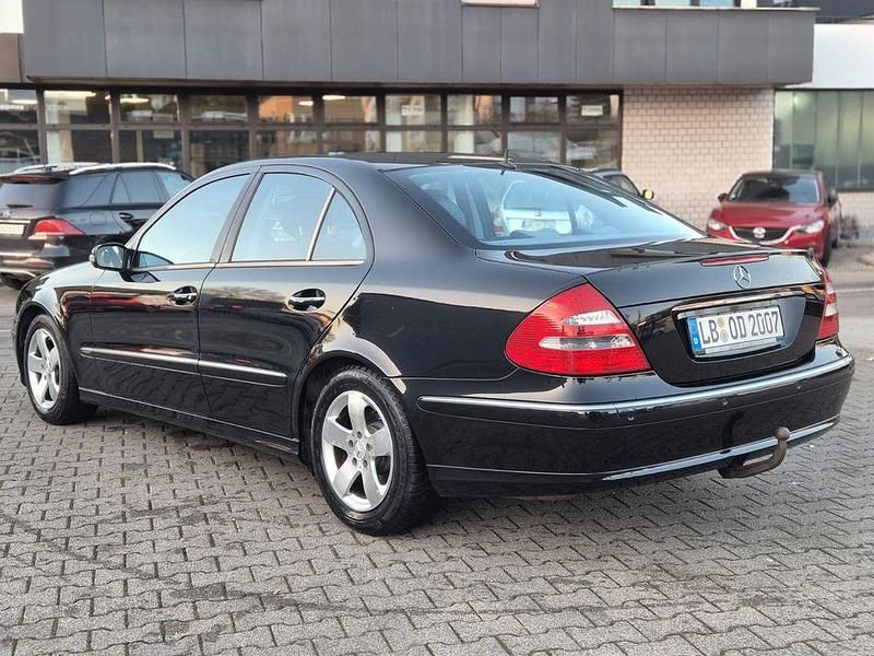 Gebraucht Mercedes E280 Avantgarde 177 PS (130 kW) 2005 Schwarz Limousine