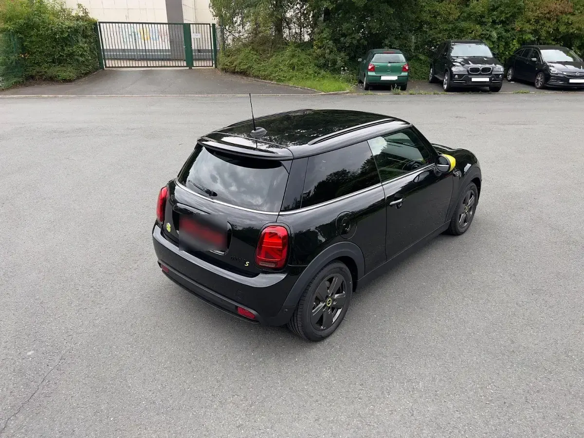 Gebraucht Mini Cooper SE 135 kW (184 PS) 2021 Schwarz Kleinwagen