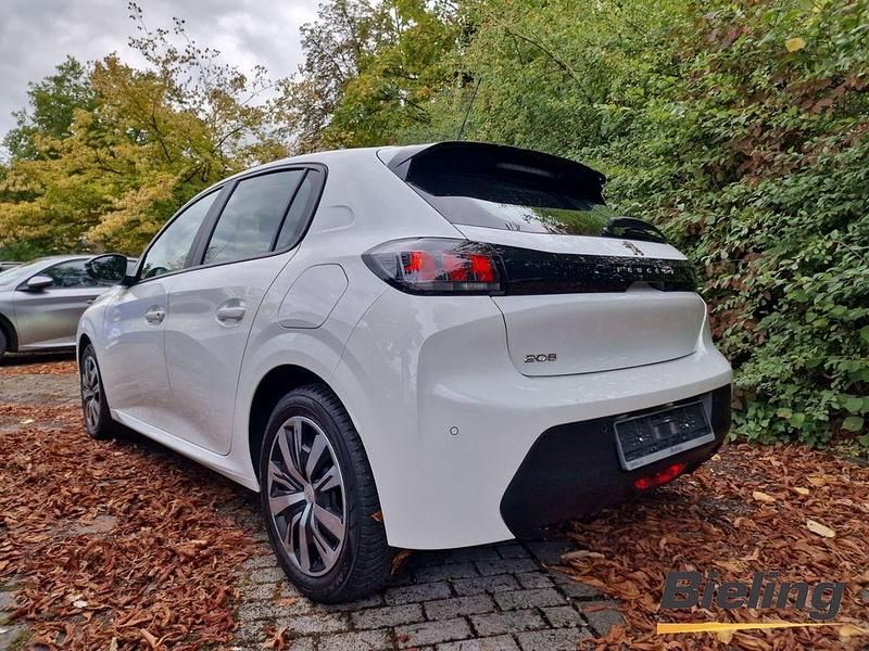 Gebraucht Peugeot 208 Active 101 PS (74 kW) 2023 Weiss Kleinwagen