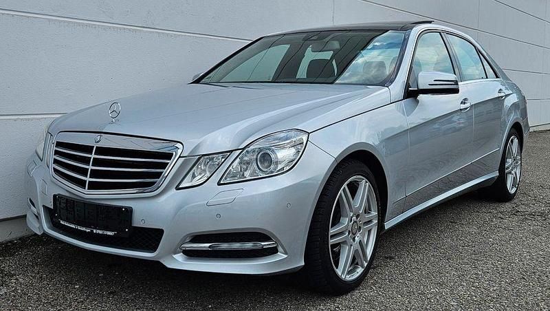 Silber Gebraucht 2010 Mercedes E500 AMG Limousine | 19.300 € (Guter Preis) - Bild 1/4