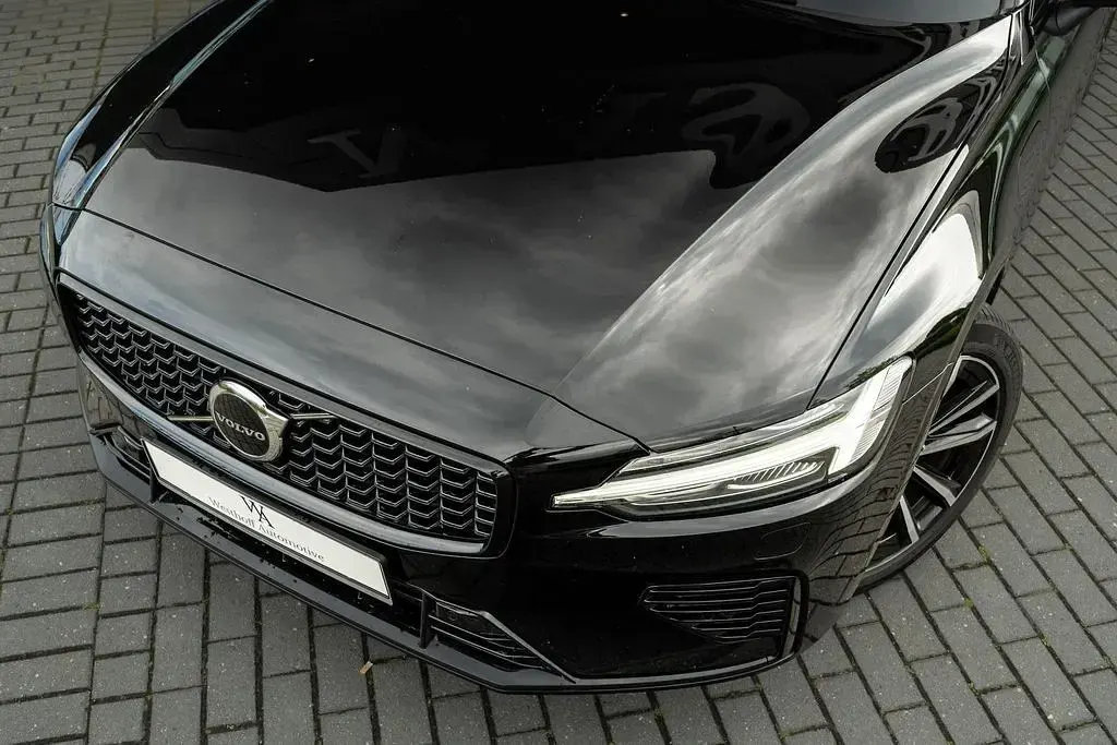 Gebraucht Volvo V60 Plus 455 PS (334 kW) 2023 Black solid "stone" / solid Kombi