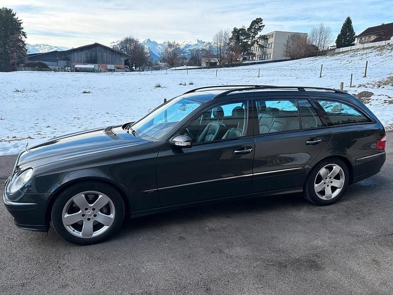 Gebraucht Mercedes E500 Avantgarde 306 PS (225 kW) 2004 Grau Kombi