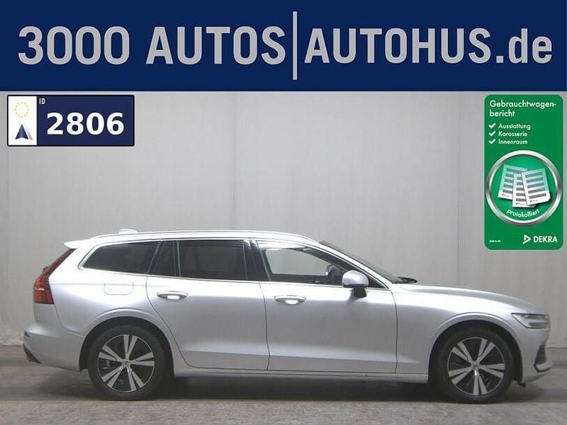 Grau Gebraucht 2021 Volvo V60 Momentum Kombi | 14.280 € (Superpreis) - Bild 1/4