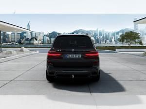 Neu BMW X7 352 PS (258 kW) 2026 Schwarz (saphirschwarz metallic) SUV