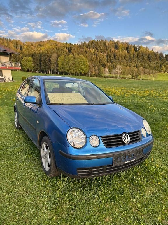 Usado VW Polo Basis 64 HP (47 kW) 2003 Azul Sedan