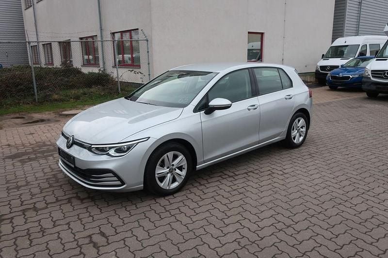 Gebraucht VW Golf VIII 116 PS (85 kW) 2023 Silber Limousine