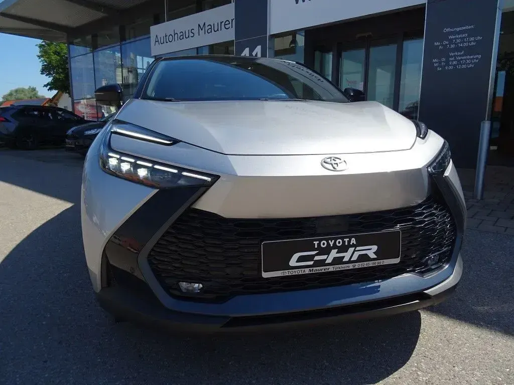 Neu Toyota C-HR Lounge+ 197 PS (144 kW) 2025 Silber SUV