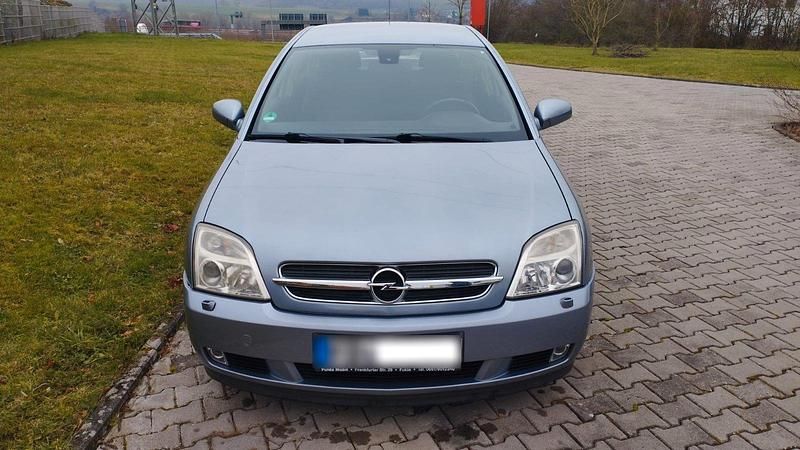 Second-hand Opel Vectra 155 CP (114 kW) 2004 Argintiu Berlinǎ