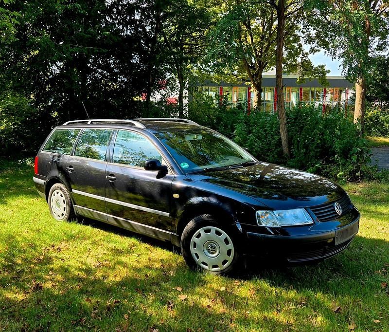 Schwarz Gebraucht 1999 VW Passat Kombi | 550 € (Guter Preis) - Bild 1/4