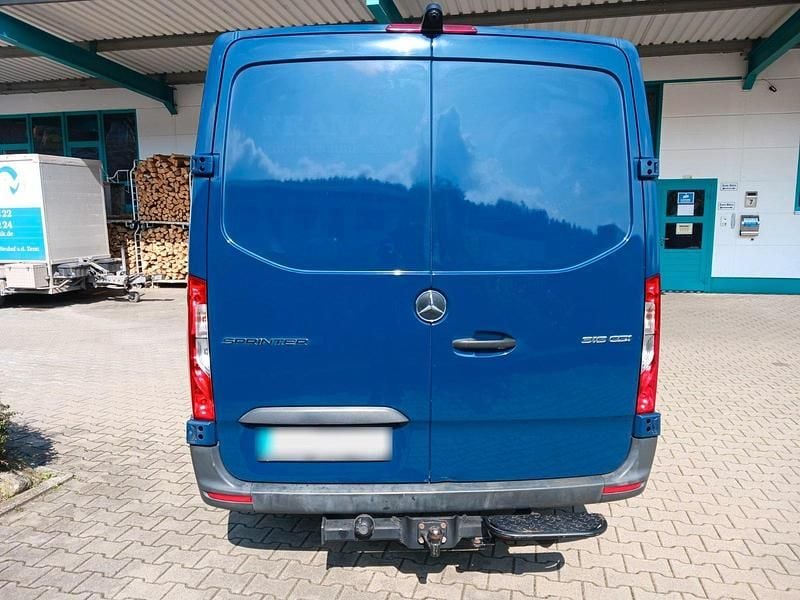 Używany Mercedes Sprinter 163 KM (119 kW) 2019 Niebieski Van